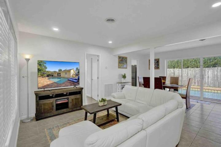 Beautiful 4 Bedrooms/Pool/Walk To Beach Deerfield Beach Buitenkant foto